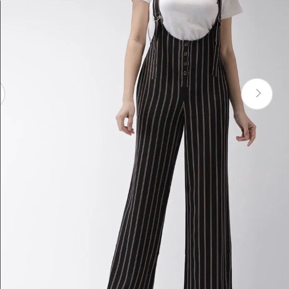 Forever 21 Romper with Suspenders - Picture 4 of 7